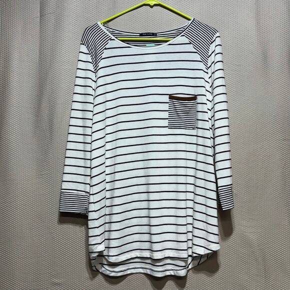 Pink Clover Tops - Pink Clover Women's XL Striped Raglan Top NWT White Black Pocket
